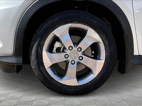 Used 2022 Honda HR-V LX image 8