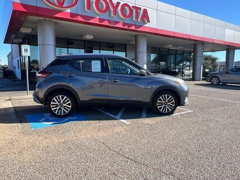 Used 2024 Nissan Kicks SV image 6