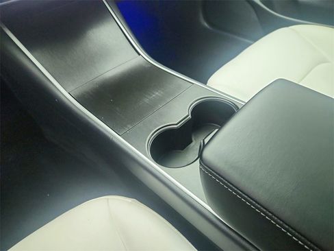 Used 2018 Tesla Model 3 Long Range image 14