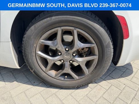 Used 2019 Chrysler Pacifica Touring Plus w/ Advanced Safetytec Group FWD image 22