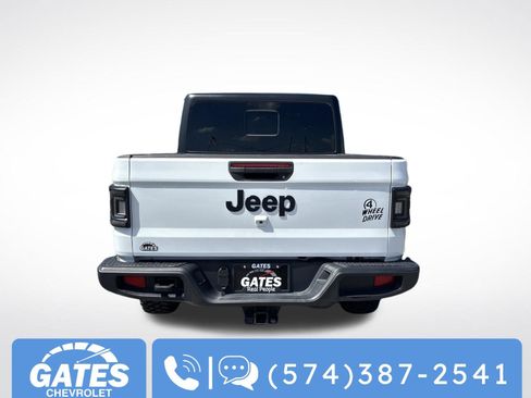Used 2023 Jeep Gladiator Sport AWD/4WD image 5