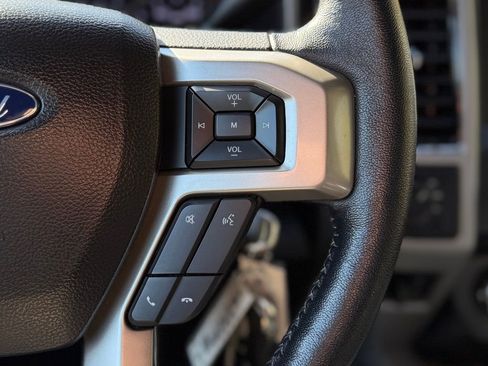 Used 2017 Ford F250 Lariat w/ Chrome Package image 8