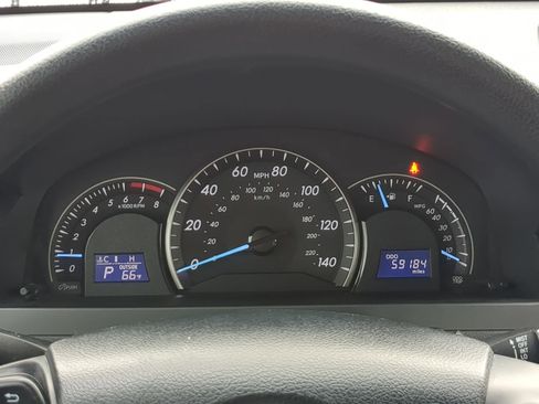 Used 2013 Toyota Camry LE image 19