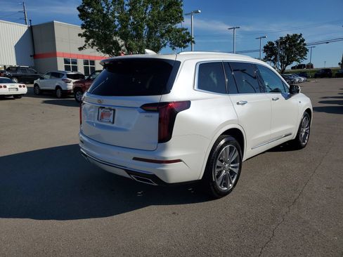 Used 2025 Cadillac XT6 Premium Luxury w/ Technology Package AWD/4WD image 4
