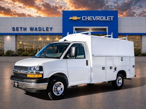 Used 2024 Chevrolet Express 3500 w/ Power Convenience Package RWD image 2