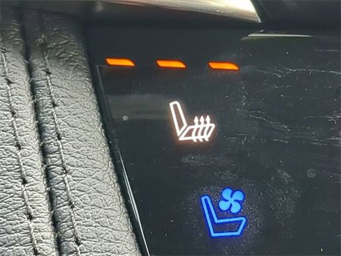 Used 2025 Cadillac XT6 Premium Luxury w/ Technology Package image 30