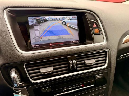 Used 2017 Audi Q5 2.0T Premium Plus w/ Technology Package image 17