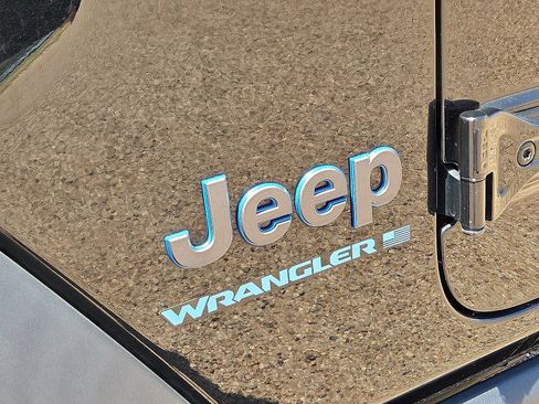 Used 2023 Jeep Wrangler Unlimited AWD/4WD image 11