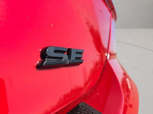 Used 2025 Toyota Camry SE w/ Convenience Package image 17