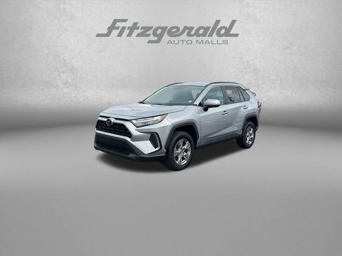 Used 2023 Toyota RAV4 XLE AWD/4WD image 3