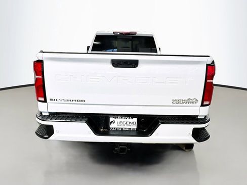 Used 2024 Chevrolet Silverado 3500 High Country w/ High Country Premium Package AWD/4WD image 5