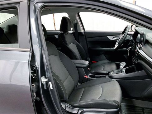 Used 2024 Kia Forte LXS image 7