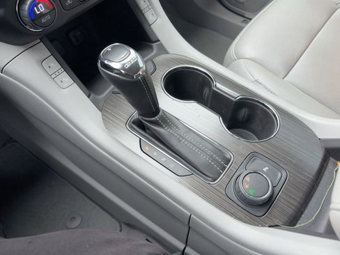 Used 2017 GMC Acadia SLT image 16