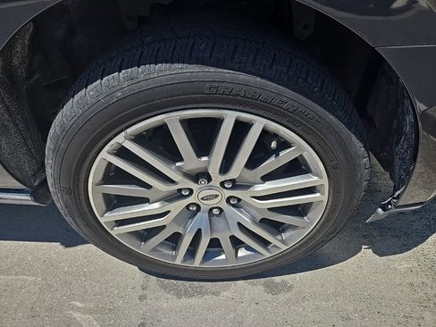 Used 2022 Ford Expedition Limited RWD image 4