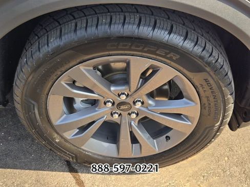 Used 2021 Ford Explorer XLT w/ Equipment Group 202A AWD/4WD image 21