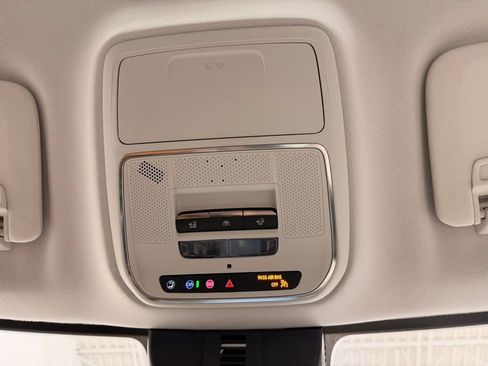 Used 2025 GMC Acadia Denali w/ Super Cruise Package image 43