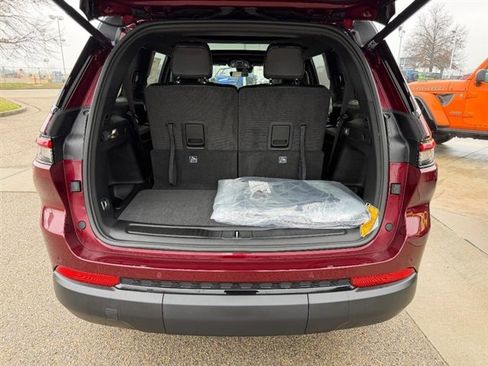 New 2025 Jeep Grand Cherokee L Limited image 6