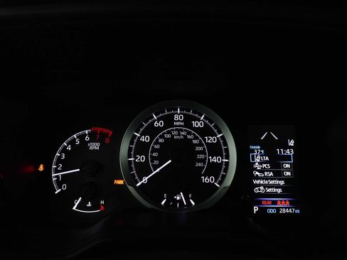 Used 2020 Toyota Corolla LE image 19