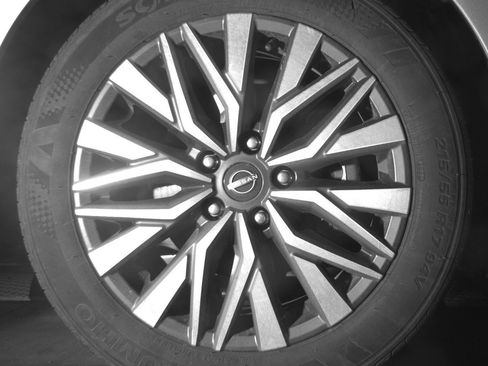 Used 2025 Nissan Altima 2.5 SV image 13