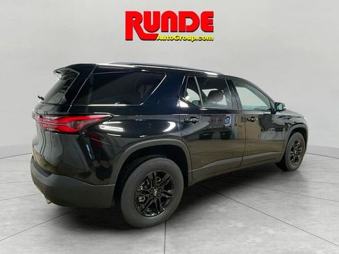 Used 2023 Chevrolet Traverse LT image 5