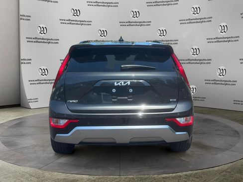 Used 2023 Kia Niro EX Touring FWD image 4