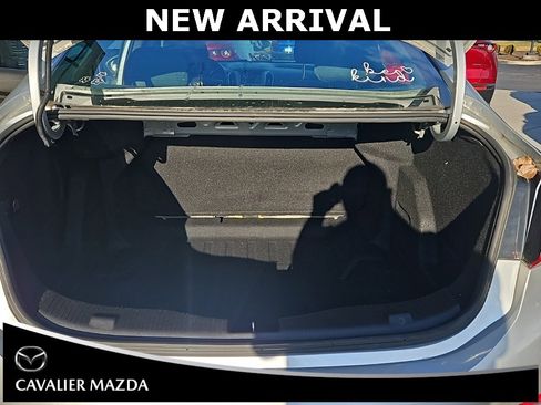 Used 2018 Chevrolet Cruze LS image 32