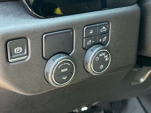Used 2025 Chevrolet Silverado 1500 LT w/ Safety Package RWD image 26