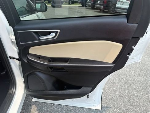 Used 2022 Ford Edge SEL w/ Convenience Package AWD/4WD image 16