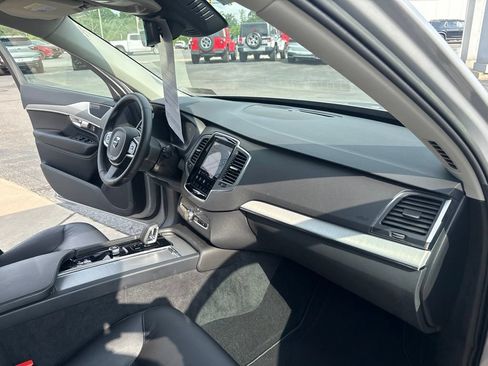 Certified 2023 Volvo XC90 B5 Core w/ Protection Package Premier AWD/4WD image 35