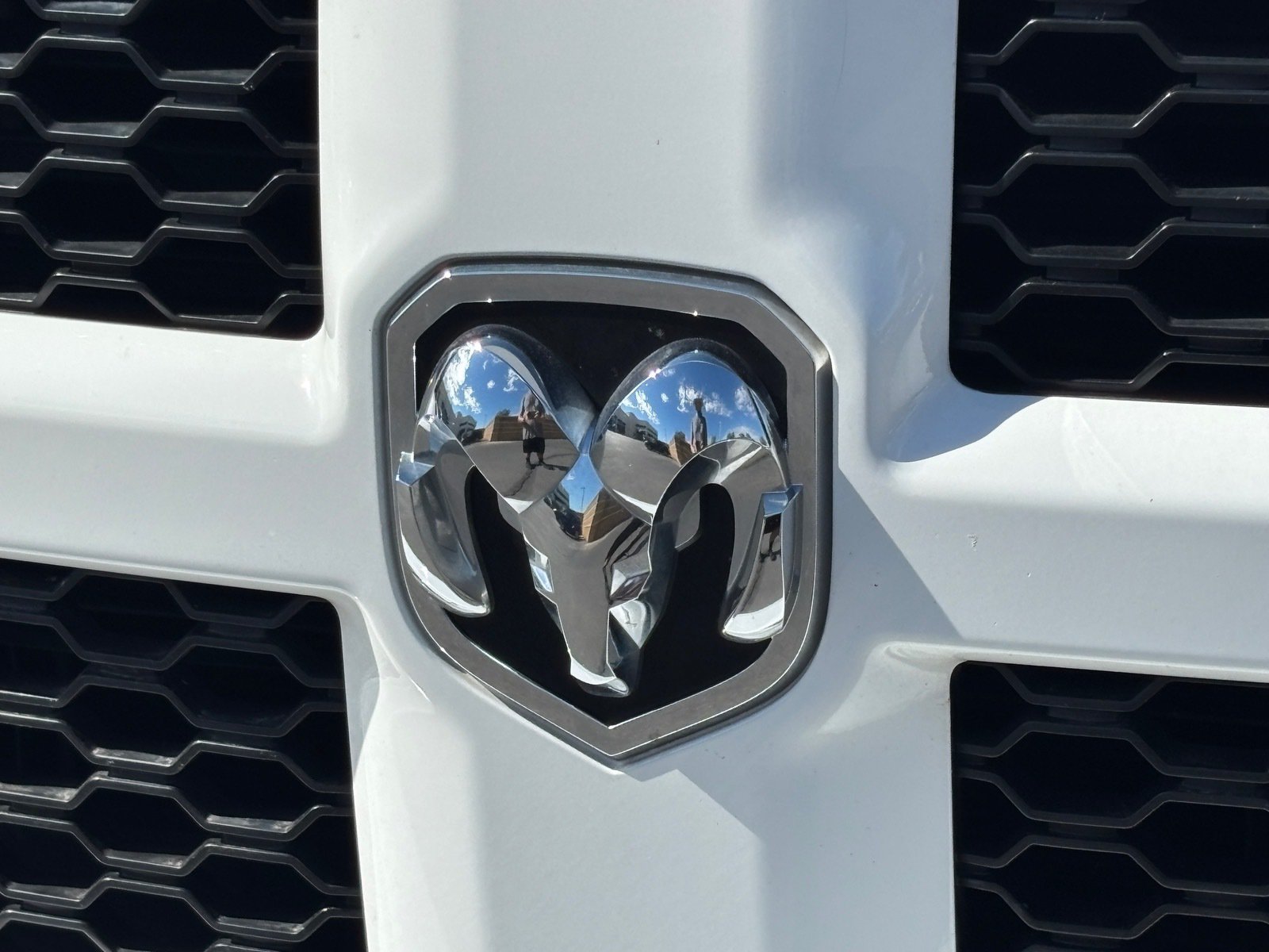 Used 2018 RAM 1500 Express RWD image 9