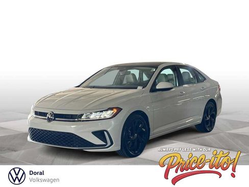 Used 2025 Volkswagen Jetta SE FWD image 1