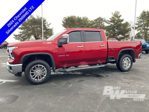 Used 2024 Chevrolet Silverado 2500 LTZ w/ LTZ Premium Package image 3