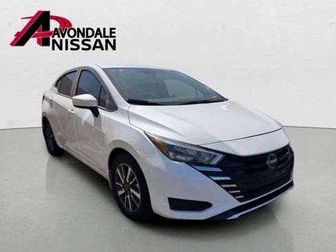 Used 2025 Nissan Versa SV w/ Trunk Package FWD image 4