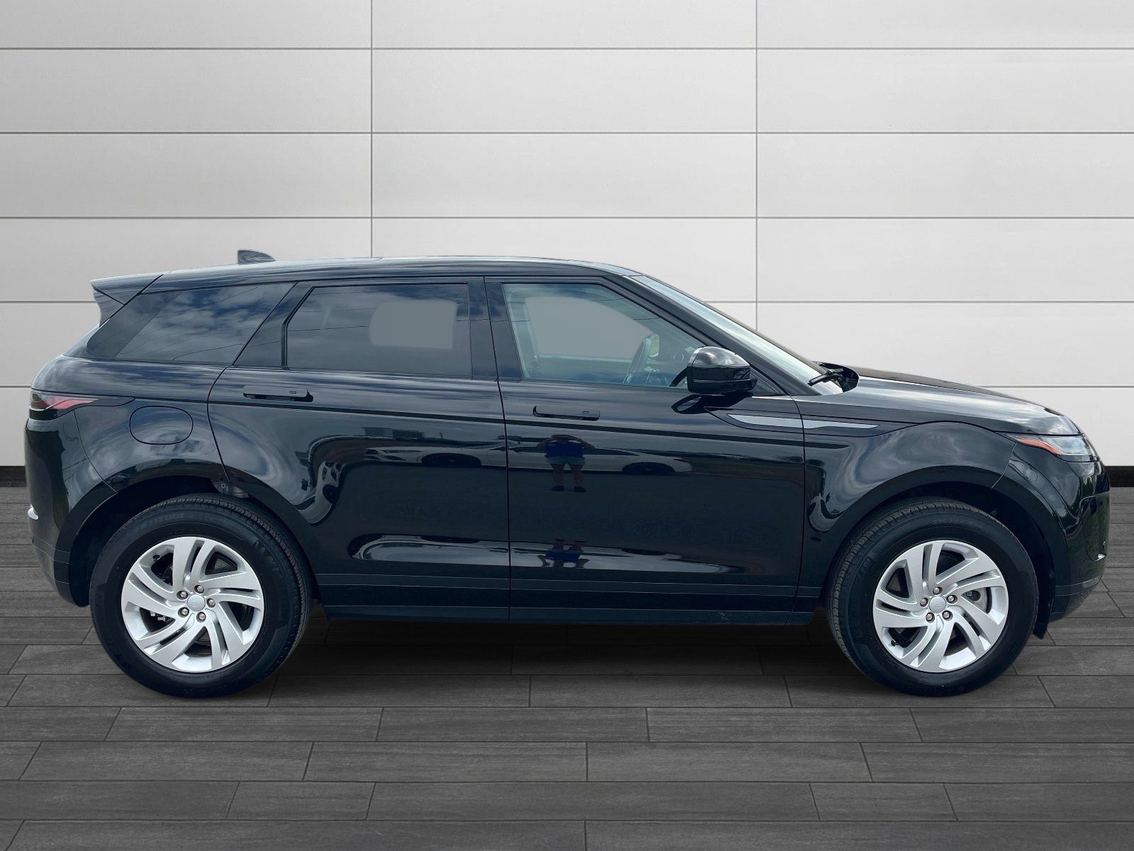 Used 2024 Land Rover Range Rover Evoque S AWD/4WD image 2