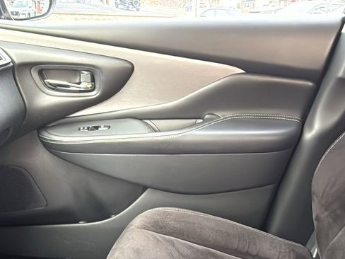 Used 2019 Nissan Murano S image 18