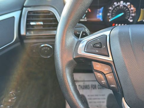 Used 2017 Ford Fusion SE w/ Fusion SE Technology Package image 64