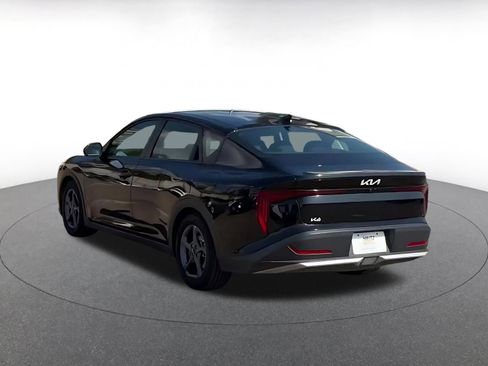 Used 2025 Kia K4 LXS image 11