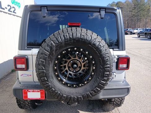 Used 2024 Jeep Wrangler Sport S image 4