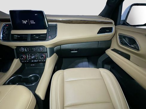 Used 2023 Chevrolet Tahoe Premier AWD/4WD image 32