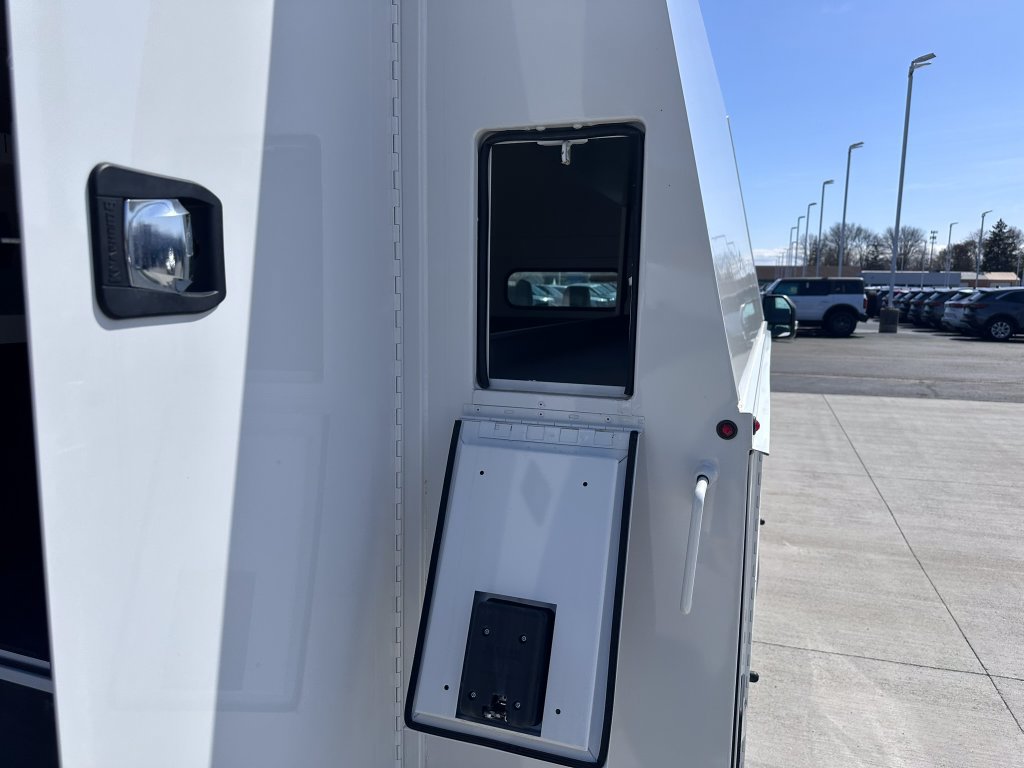 New 2024 Ford F550 4x4 Regular Cab Super Duty image 44