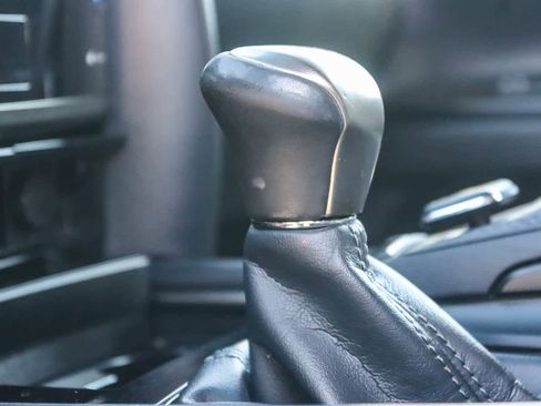 Used 2018 Lexus LX 570 4WD image 21