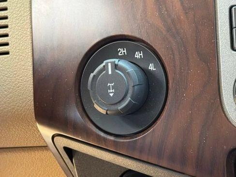 Used 2011 Ford F250 Lariat w/ Lariat Interior Pkg AWD/4WD image 22