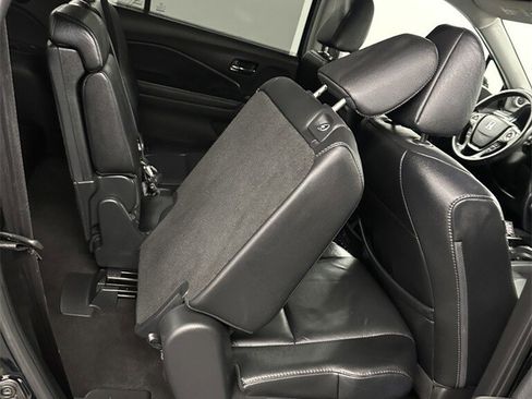 Used 2016 Honda Pilot Touring image 39