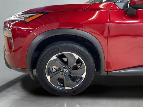 Used 2025 Nissan Rogue SV AWD/4WD image 25