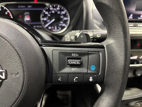 Used 2023 Nissan Rogue SV image 25