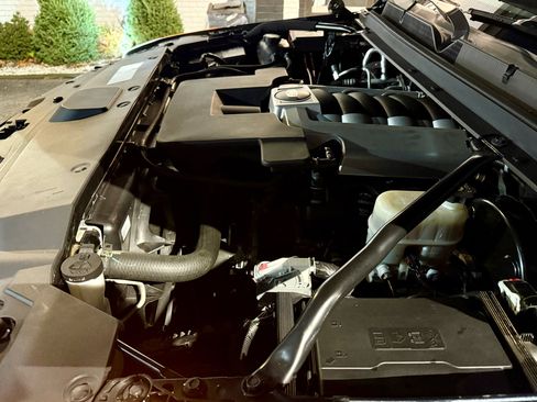 Used 2020 Cadillac Escalade Luxury image 35