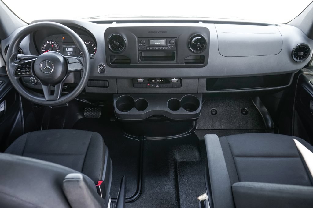 Used 2020 Mercedes-Benz Sprinter 1500 image 26