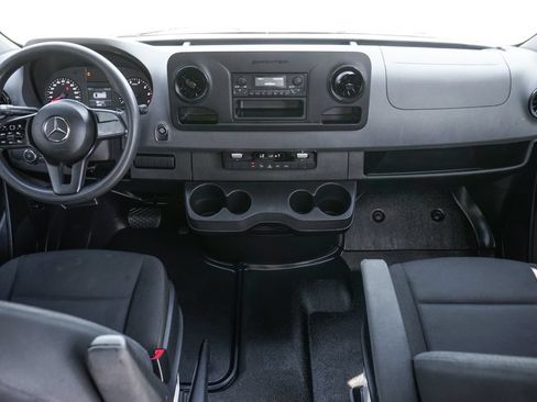 Used 2020 Mercedes-Benz Sprinter 1500 image 26