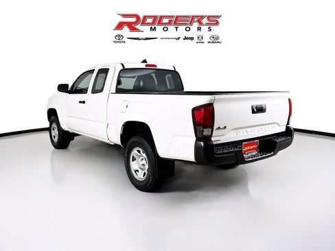 Certified 2022 Toyota Tacoma SR image 5