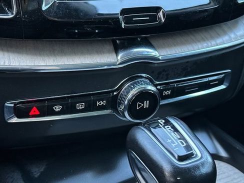 Used 2020 Volvo XC60 T5 Inscription image 23